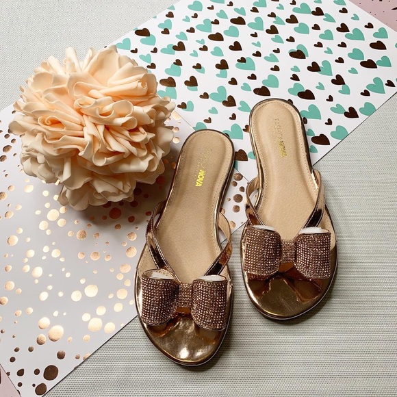 Fashion Nova’ Not Responsible Flat Sandals - Picture 4 of 12